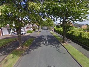 Supporting image for story: Five teenagers arrested after group robbed at Tipton park