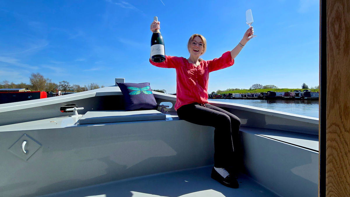 Aston Marina launches luxurious floating overnight accommodation for wedding couples and diners Aston Marina launches luxurious floating overnight accommodation for wedding couples and diners