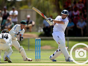 Supporting image for story: Half-century boosts hopes but England struggle again