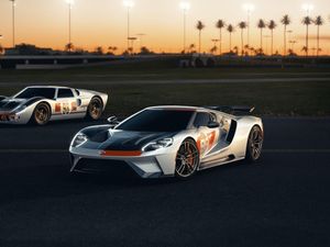 Supporting image for story: New Ford GT Heritage Edition inspired by first endurance win in 1966