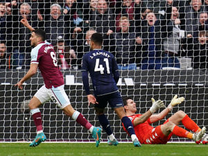 Supporting image for story: West Ham 2 Aston Villa 1 - Report 