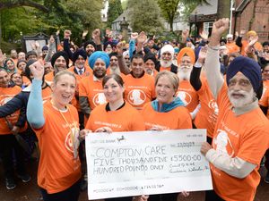 Supporting image for story: £5,500 handed to Compton Care from Council of Sikh Gurdwaras in Wolverhampton