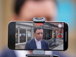 Supporting image for story: Sarwar calls for UK to ban social media for under-16s