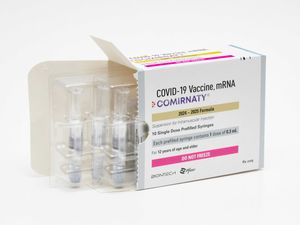 Supporting image for story: FDA approves updated Covid vaccines as summer wave continues across US