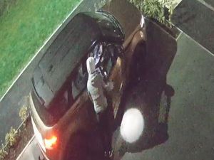 Supporting image for story: WATCH: Range Rover stolen from driveway in less than 30 seconds
