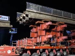 Supporting image for story: Watch: Amazing footage of M6 bridge on the move