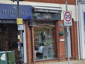 Gluttons is a cosy and luxurious cafe