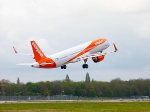 Supporting image for story: EasyJet hit by Omicron variant but says demand boosted by move to scrap tests