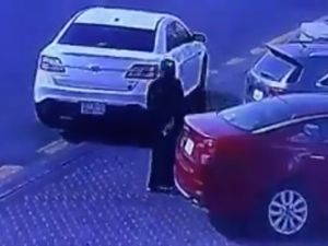Supporting image for story: CCTV captures Saudi Arabia’s ‘first female car thief’