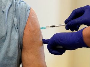 Supporting image for story: Government warns of Christmas Covid restrictions amid booster jab push