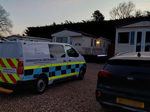 Supporting image for story: Migrants suspected of working illegally as delivery riders arrested in raid