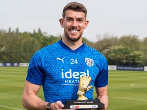 Supporting image for story: West Brom's Alex Palmer lands joint-Championship award with Leeds United star