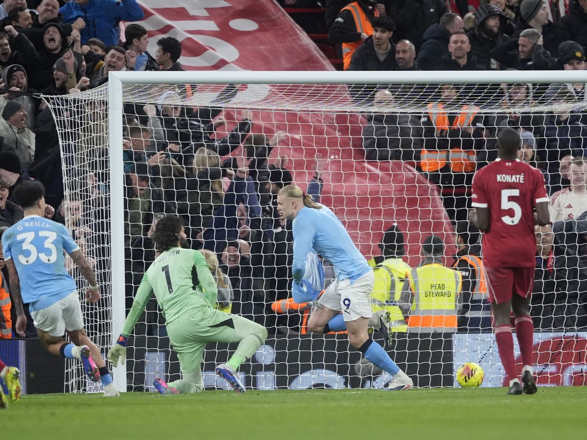 Late Erling Haaland penalty keeps Man City in title race as they beat Liverpool Late Erling Haaland penalty keeps Man City in title race as they beat Liverpool