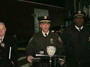 Supporting image for story: 10 people wounded in shooting outside New York City nightclub