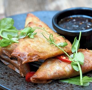 Love triangle – lamb samosa