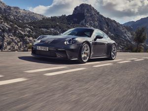 Supporting image for story: New Porsche 911 GT3 Touring arrives with manual gearbox option