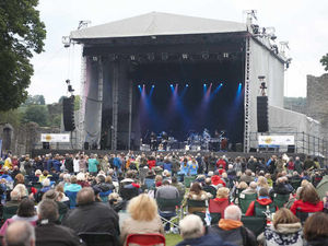 Supporting image for story: Review: 10cc at Ludlow Castle