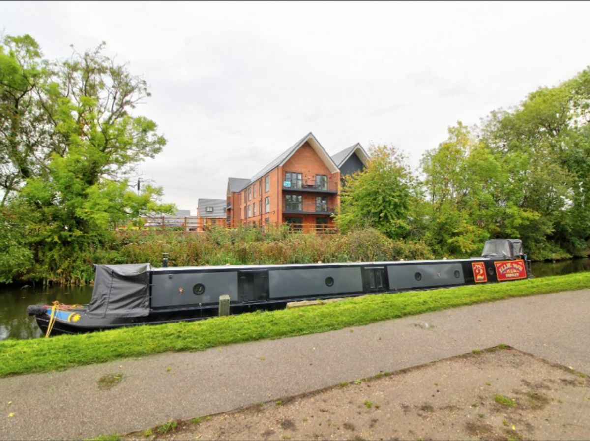 Beautiful view of Very Narrow Penthouse Property Industrial Home