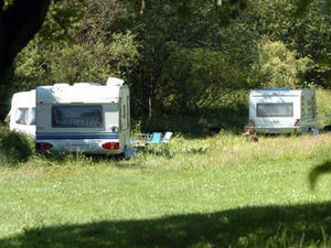 Supporting image for story: Travellers set up illegal camp in Lye