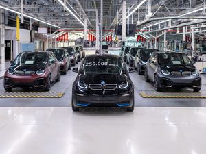 Supporting image for story: BMW i3 ends production with 250,000 examples created
