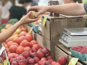 Supporting image for story: Markets to welcome back non-essential traders