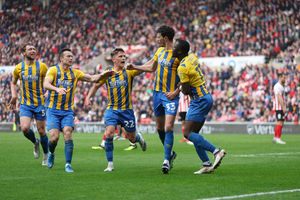 Tom Flanagan of Shrewsbury Town celebrates after scoring a goal to make it 2-2 (AMA)