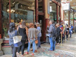 Supporting image for story: Google can now show you restaurant waiting times to help miss the queue