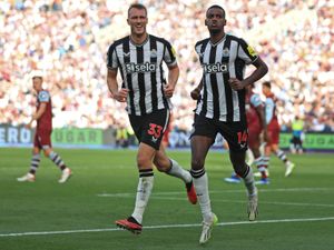 Supporting image for story: Newcastle team-mates look forward to Alexander Isak return ‘when he’s fit’