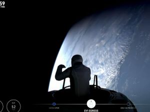 Supporting image for story: Earth ‘looks like a perfect world’, billionaire says on first private spacewalk