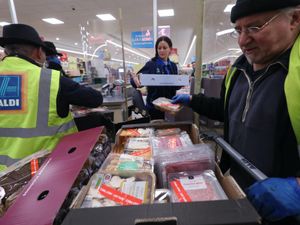 Supporting image for story: Supermarket sales surge but minimal signs of panic-buying