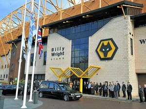 Supporting image for story: City pays respects to Wolves legend Peter Broadbent
