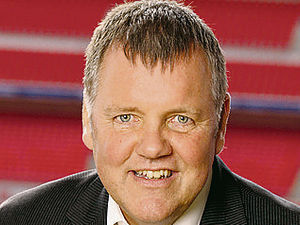 Supporting image for story: Remainer Clive Tyldesley to host anti-Brexit rally