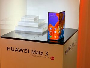 Supporting image for story: Huawei unveils Mate X foldable smartphone