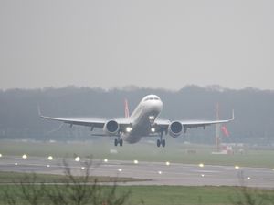 Supporting image for story: Thousands of passengers disrupted as fog hits Gatwick flights for fourth day