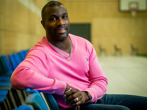 Supporting image for story: Ex-Olympic ace Derek Redmond tells Shropshire pupils to have a goal