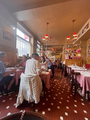 Daniel et Denise restaurant has a relaxed atmosphere