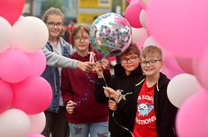L-R; Jaime, Alexa, Charley and Tyler, let off a special balloon to remember their dad, Simon, who passed away eight years ago due to cancer