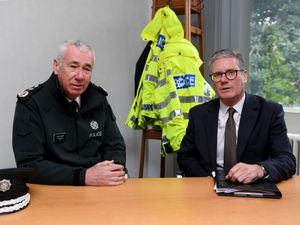 Supporting image for story: NI policing body condemns civil servant over chief constable rebuke