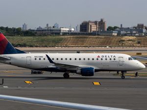 Supporting image for story: Higher costs and low base fares send Delta’s profit down 29%
