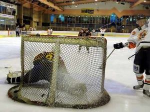 Supporting image for story: Guildford Flames 5 Telford Tigers 3