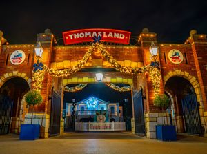 Supporting image for story: Review: Drayton Manor Resort's Magical Christmas continues to delight families  