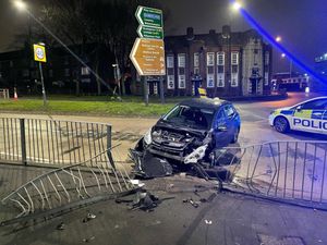 Supporting image for story: Driver flees scene after city centre crash, say police