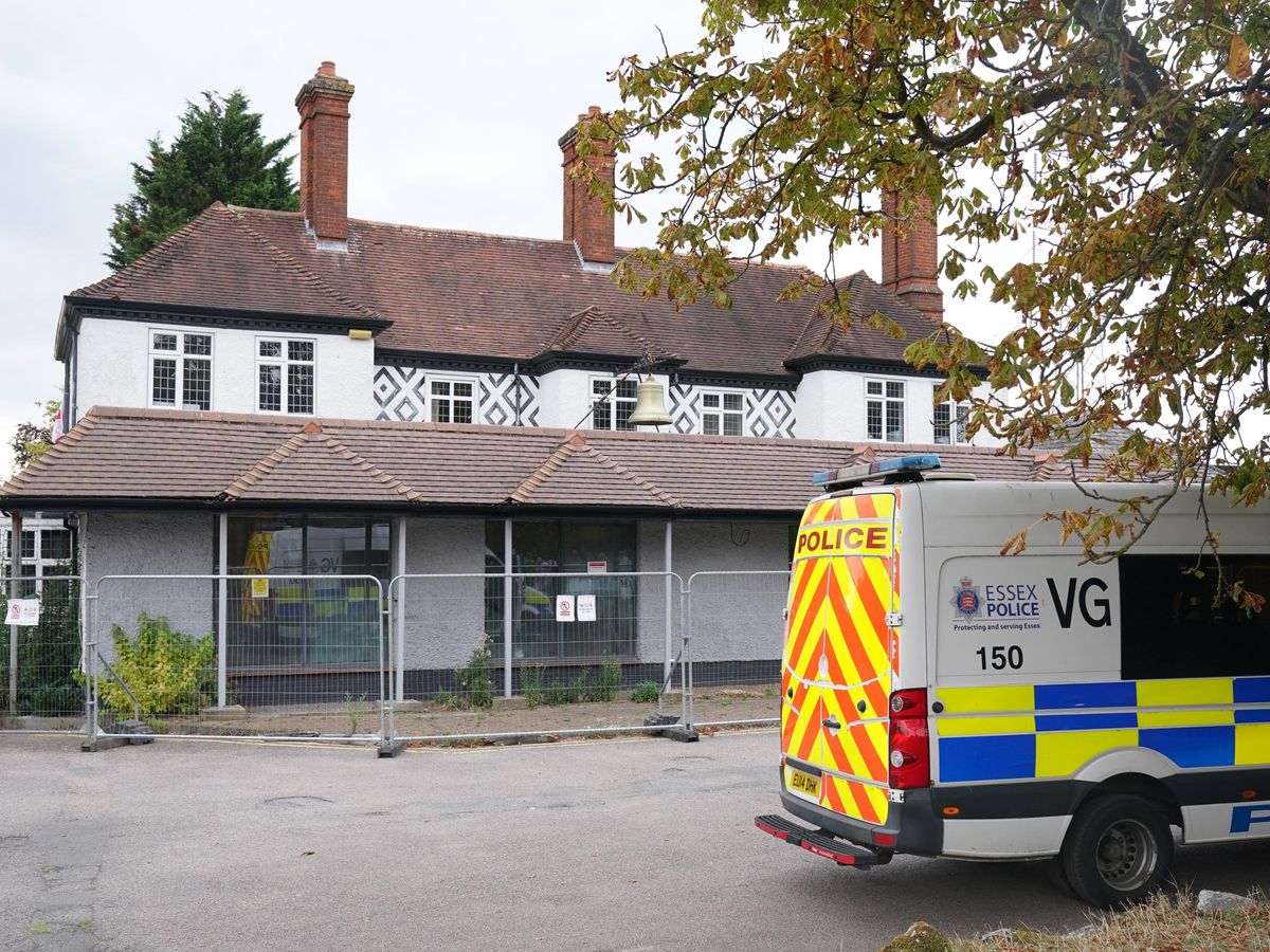 Minister: Disorderly discharge from asylum hotels could put migrants on streets