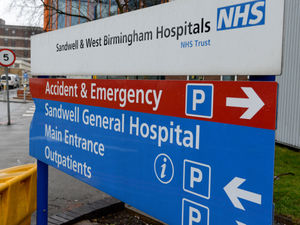 Supporting image for story: Hospital car parks will "stop parking on roads"