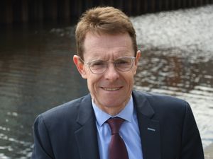 Supporting image for story: Mayor calls for housing allowance boost