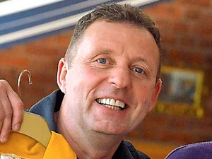 Supporting image for story: Promotion to the Championship would outdo Shrewsbury Town class of 79 – Steve Cross