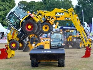 Supporting image for story: Robot rings the changes at Newport Show