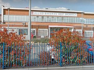 Supporting image for story: Kingsmill bakery strike called off as drivers offered more dough