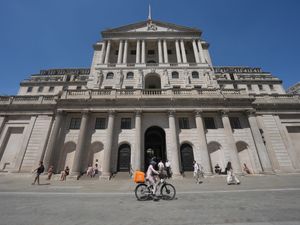 Supporting image for story: Bank of England to ease rules for smaller and mid-sized banks