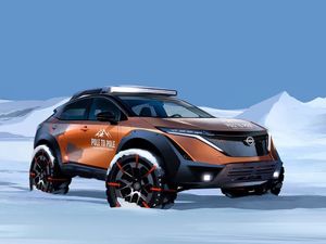 Supporting image for story: British adventurer to become first to drive from North to South Pole